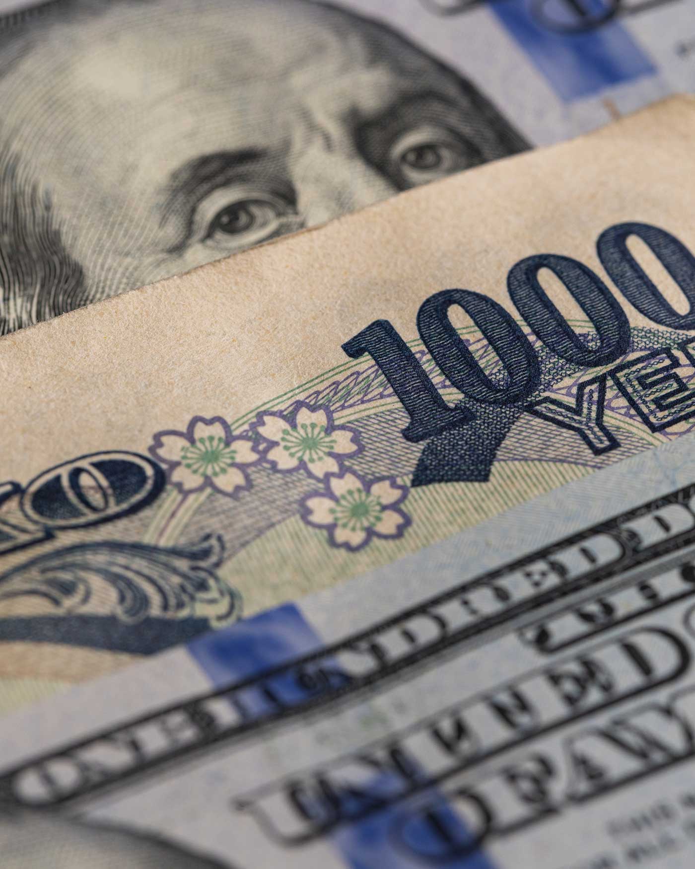 Japanese yen and U.S. dollar banknotes